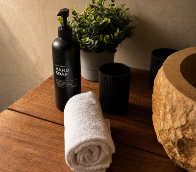 Bathroom-detail-refugio-de-kalma
